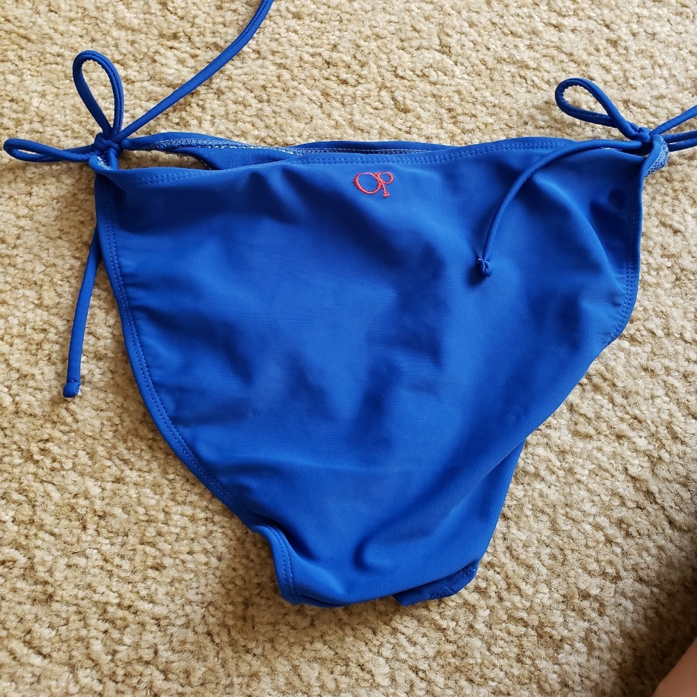 Blue bikini - Picture 4 of 4